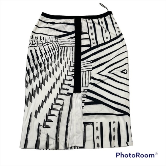 Dresses & Skirts - Portmans Signature Artistic Design pencil skirt, front slit! Size 14